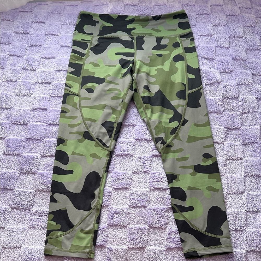 ZYIA women’s Green and Black Camouflage Leggings